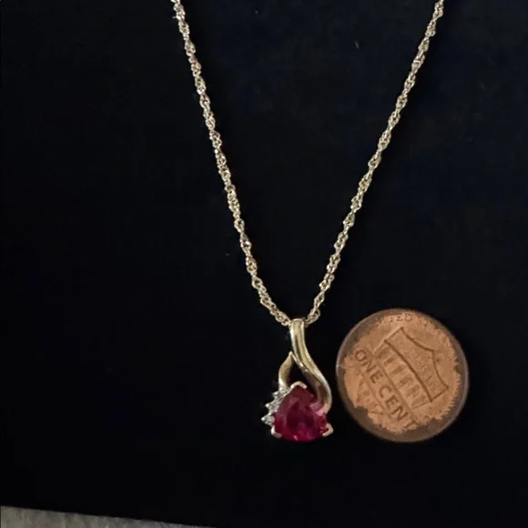 14 KT 18 “Gold Necklace with Ruby & 3 Small Diamonds - Picture 3 of 11
